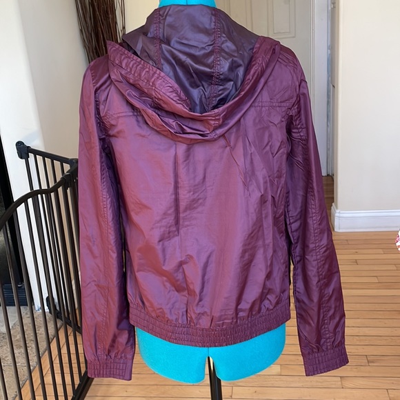 ZINE Small windbreaker - Picture 2 of 3